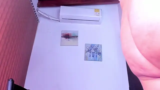 Snapshot of alondrabigtits chatting on March 11, 2026, 12:10 pm alondrabigtits online show from March 11, 2026, 12:10 pm