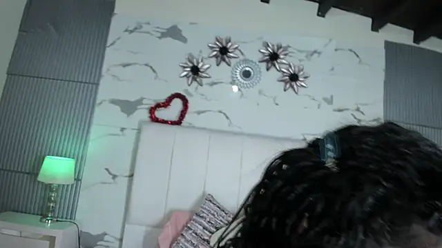 RileySkye online show from February 21, 2025, 4:40 am