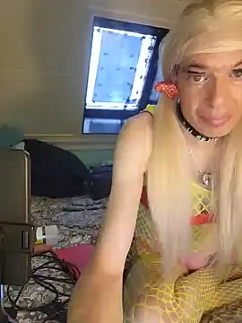 Snapshot of Doggyray44 chatting on May 10, 2026, 10:19 am Doggyray44 online show from May 10, 2026, 10:19 am