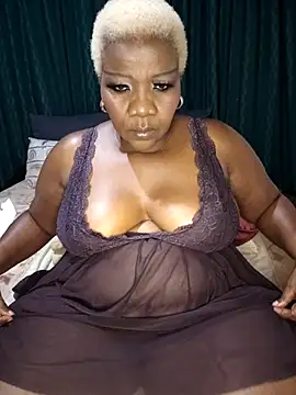 Snapshot of dirasweetlipsxx chatting on April 8, 2026, 8:21 pm dirasweetlipsxx online show from April 8, 2026, 8:21 pm