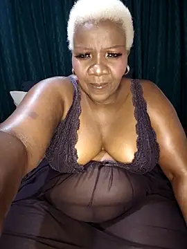 Snapshot of dirasweetlipsxx chatting on May 7, 2026, 7:50 pm dirasweetlipsxx online show from May 7, 2026, 7:50 pm
