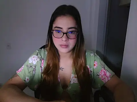 Snapshot of maliamiller chatting on April 23, 2026, 9:27 am maliamiller online show from April 23, 2026, 9:27 am