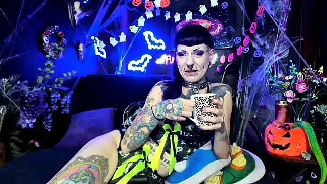 Purple Coffin666 online show from November 30, 2025, 7:47 pm