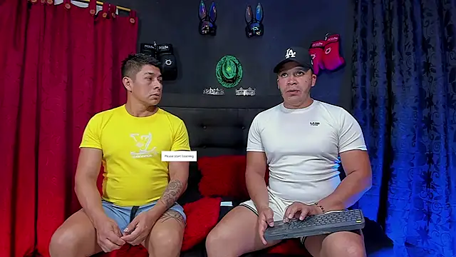 Snapshot of AndyandFran chatting on April 23, 2026, 10:44 pm AndyandFran online show from April 23, 2026, 10:44 pm