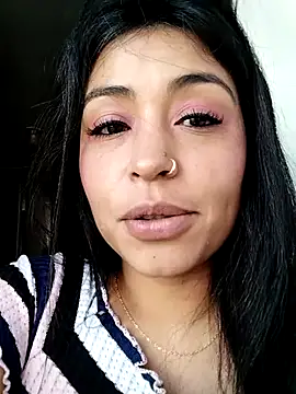 Aisha 09 online show from May 6, 2026, 1:37 pm