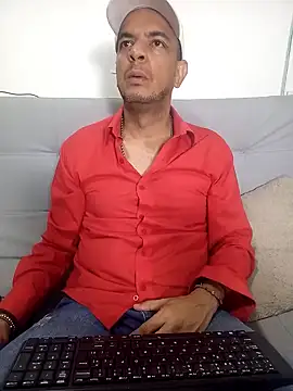 latinmartin73 online show from February 8, 2025, 10:40 pm