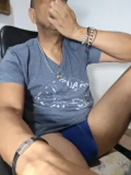 Snapshot of latinmartin73 chatting on June 8, 2026, 3:23 pm latinmartin73 online show from June 8, 2026, 3:23 pm