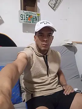 latinmartin73 online show from November 8, 2025, 9:18 pm