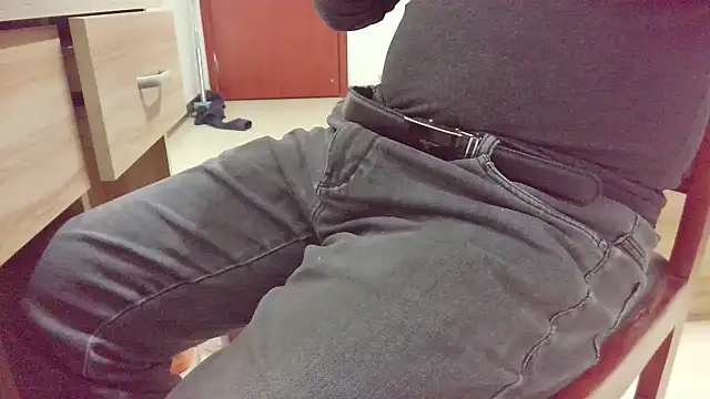 Snapshot of huzi518 chatting on November 14, 2025, 11:36 am huzi518 online show from November 14, 2025, 11:36 am