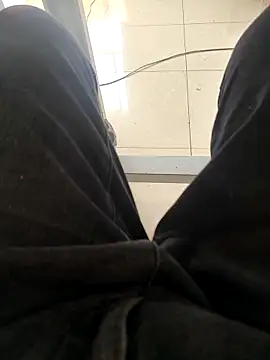 Snapshot of huzi518 chatting on November 3, 2025, 3:34 am huzi518 online show from November 3, 2025, 3:34 am