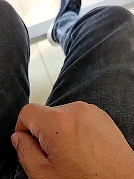 Snapshot of huzi518 chatting on November 13, 2025, 7:56 am huzi518 online show from November 13, 2025, 7:56 am