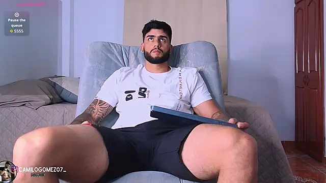 Colt Perci online show from April 21, 2026, 9:54 pm