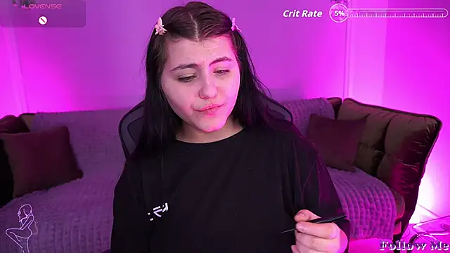 NanaDaizy online show from December 1, 2025, 2:40 pm