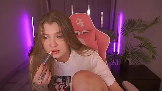 AnikaJane online show from February 6, 2025, 2:58 pm