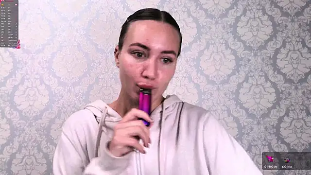 Stasia Queen online show from October 21, 2025, 7:41 am