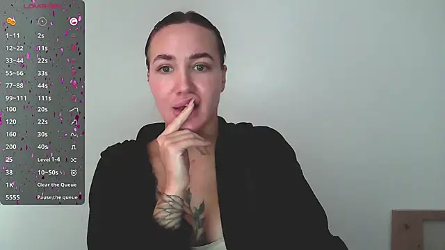 Stasia Queen online show from December 10, 2024, 11:43 am