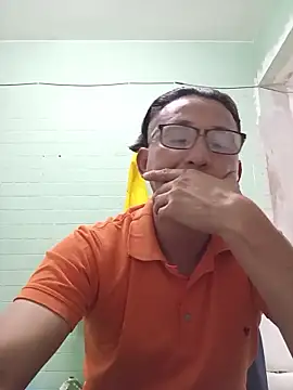 Andresguz35 online show from December 22, 2025, 11:16 pm