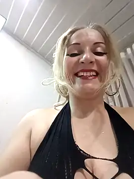 Snapshot of Fenix_528 chatting on November 22, 2025, 12:10 am Fenix 528 online show from November 22, 2025, 12:10 am