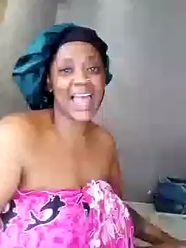 Snapshot of QueenOFthroat chatting on January 25, 2025, 8:21 am QueenOFthroat online show from January 25, 2025, 8:21 am