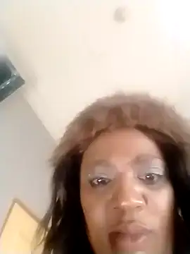 Snapshot of QueenOFthroat chatting on June 24, 2026, 11:53 am QueenOFthroat online show from June 24, 2026, 11:53 am