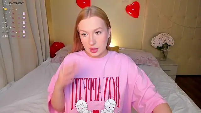 Emma  Leee online show from February 20, 2025, 1:03 am