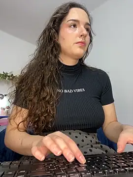 tatianaAlvarez1 online show from October 29, 2025, 10:36 am