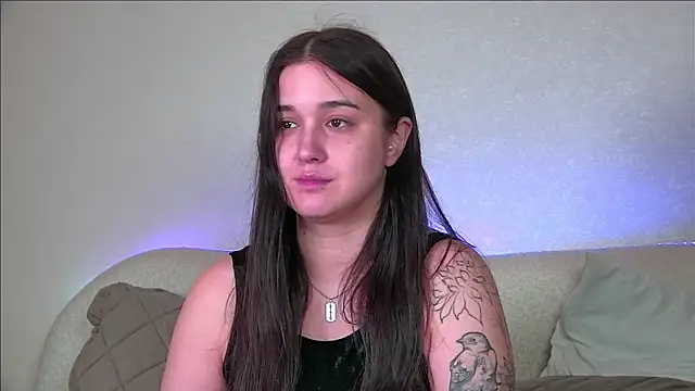 Snapshot of ChristinaMilton chatting on October 20, 2025, 6:08 pm ChristinaMilton online show from October 20, 2025, 6:08 pm