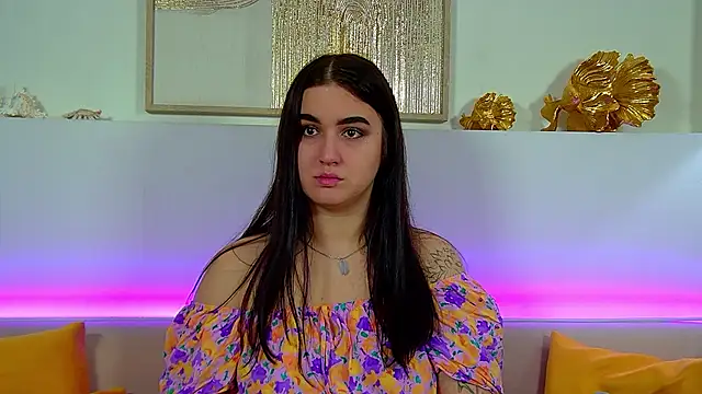 Snapshot of ChristinaMilton chatting on November 13, 2025, 6:34 pm ChristinaMilton online show from November 13, 2025, 6:34 pm