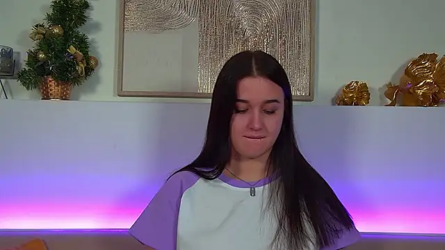 Snapshot of ChristinaMilton chatting on December 2, 2025, 6:42 pm ChristinaMilton online show from December 2, 2025, 6:42 pm