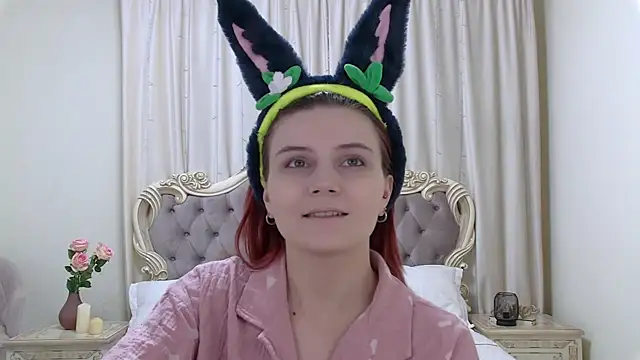 Snapshot of KellyStone chatting on November 4, 2025, 5:06 pm KellyStone online show from November 4, 2025, 5:06 pm