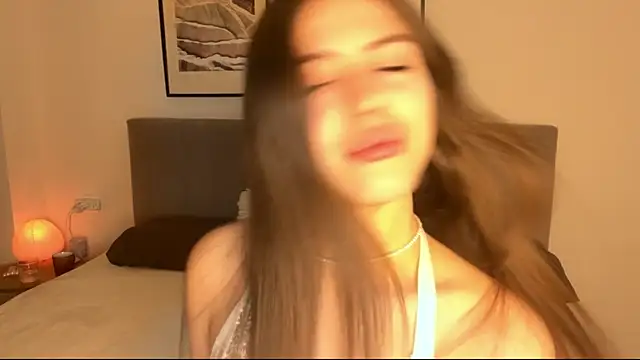 Snapshot of aryamirelle chatting on November 19, 2025, 10:21 pm aryamirelle online show from November 19, 2025, 10:21 pm