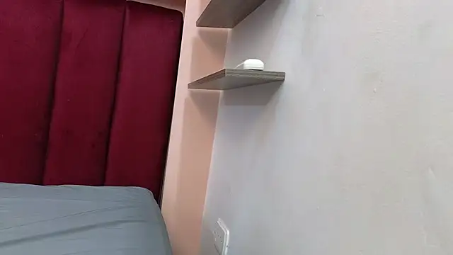 JESSYCORTES online show from February 21, 2025, 1:44 pm