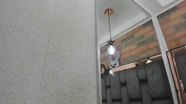 JESSYCORTES online show from October 13, 2025, 2:51 pm