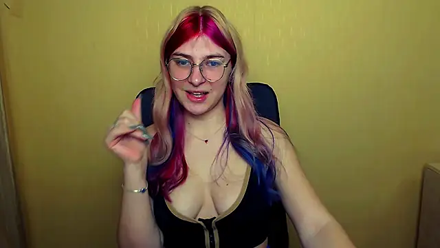 Luna Lush  online show from February 11, 2025, 11:20 am