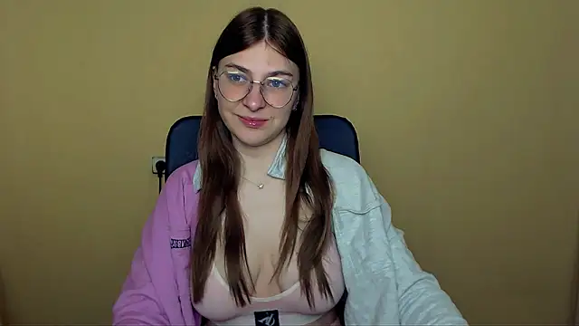 Luna Lush  online show from April 27, 2026, 11:30 am