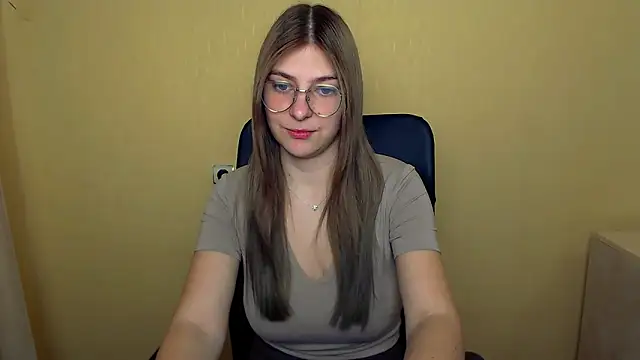 Luna Lush  online show from October 11, 2025, 8:48 am