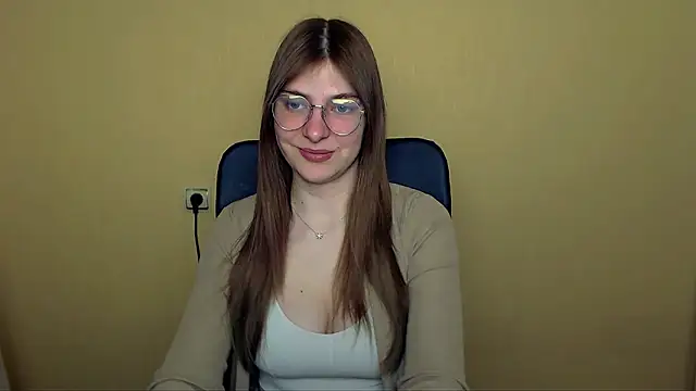 Luna Lush  online show from April 24, 2026, 9:44 am