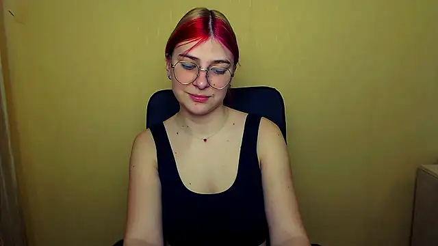 Luna Lush  online show from February 27, 2025, 9:18 am