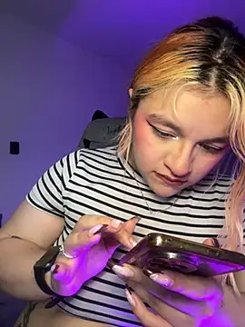 Snapshot of SophiaWeestt99 chatting on July 9, 2026, 3:40 am SophiaWeestt99 online show from July 9, 2026, 3:40 am