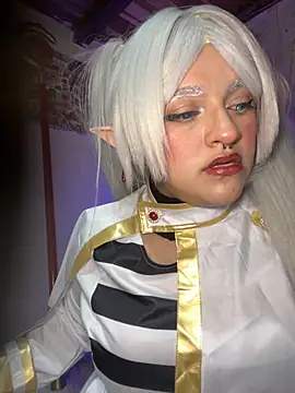 SophiaWeestt99 online show from October 26, 2025, 4:24 am