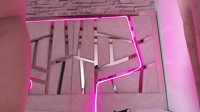 Snapshot of mia_and_austin chatting on October 18, 2025, 11:51 pm mia and austin online show from October 18, 2025, 11:51 pm