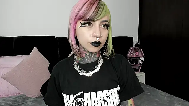NikkiRamone online show from January 24, 2025, 11:59 am