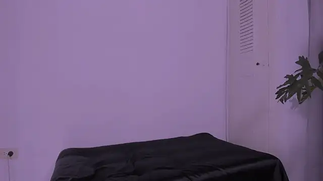 Miiafoxxx online show from October 19, 2025, 2:36 am