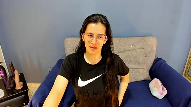 Snapshot of EmaVolkov chatting on February 6, 2025, 3:06 am EmaVolkov online show from February 6, 2025, 3:06 am