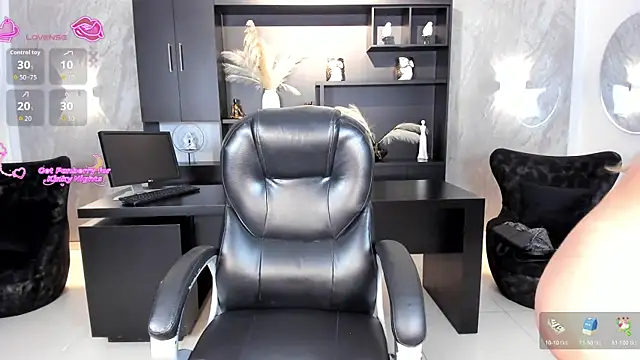 Snapshot of RebeccaHudson chatting on July 30, 2026, 7:57 pm RebeccaHudson online show from July 30, 2026, 7:57 pm