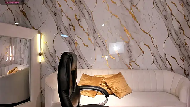 Snapshot of RebeccaHudson chatting on February 25, 2026, 7:58 pm RebeccaHudson online show from February 25, 2026, 7:58 pm