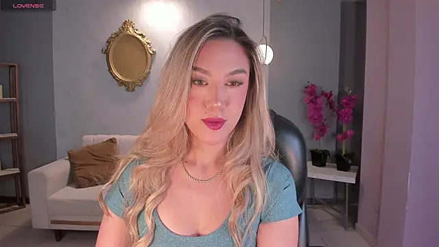 Snapshot of RebeccaHudson chatting on February 24, 2026, 7:59 pm RebeccaHudson online show from February 24, 2026, 7:59 pm