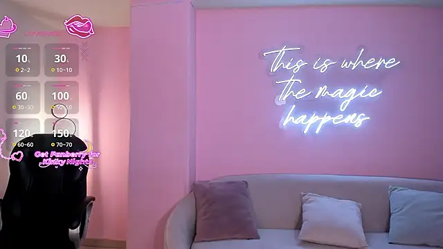 Snapshot of RebeccaHudson chatting on March 5, 2026, 7:43 pm RebeccaHudson online show from March 5, 2026, 7:43 pm