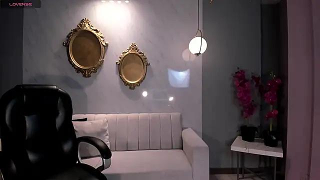 Snapshot of RebeccaHudson chatting on February 21, 2026, 7:49 pm RebeccaHudson online show from February 21, 2026, 7:49 pm