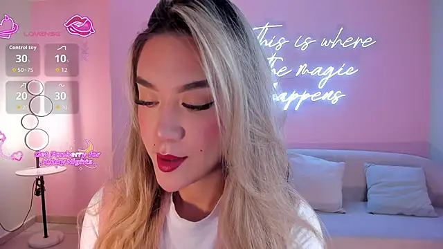 Snapshot of RebeccaHudson chatting on March 3, 2026, 8:16 pm RebeccaHudson online show from March 3, 2026, 8:16 pm